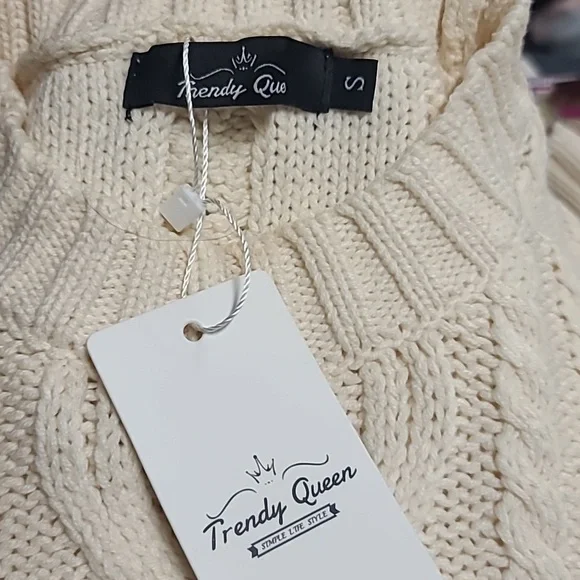 Cable Knit Crewneck Sweater - Cream.  W-26 - Picture 4 of 5